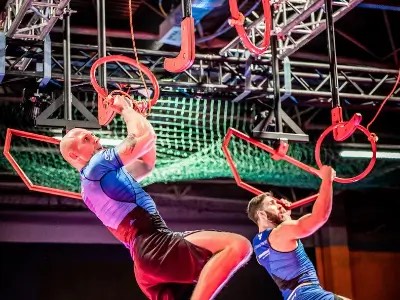 Flying Hooks — przeszkoda Vikings Forge na zawodach